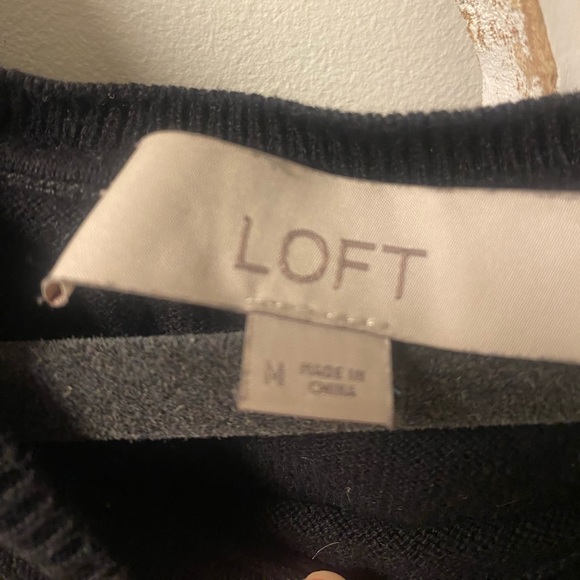 LOFT black shirt with floral layer. Really nice fit and perfect for spring! - Picture 3 of 3